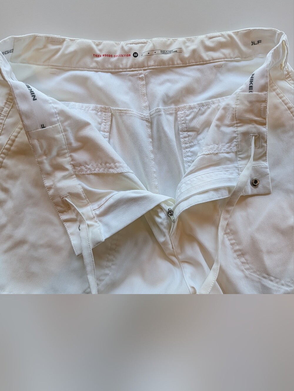 Nike Tiger Woods Golf Shorts Men's 32" Waist White 11" Inseam - Picture 7 of 10